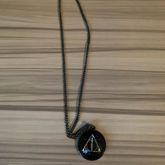 Harry Potter Reflective Deathly Hallows Necklace - Picture 7 of 7